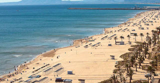 Illustration for article titled Vacationing
in Spain? Here’s Why You Should Not Miss Being In The Beautiful
City Valencia